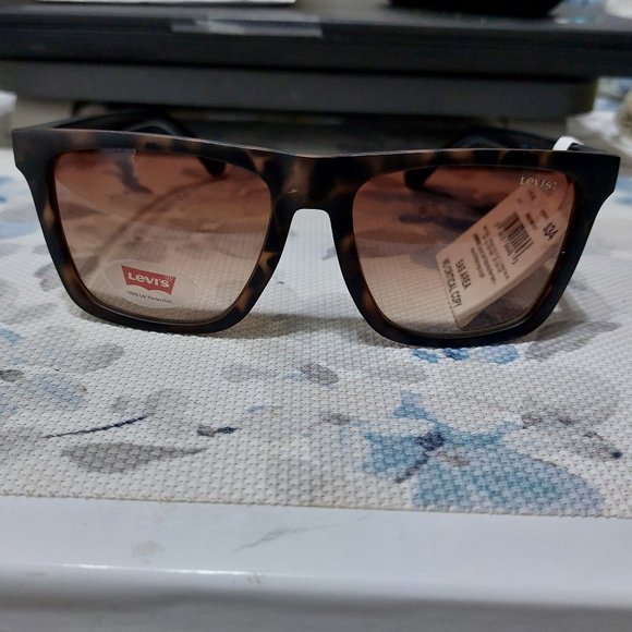 Levi’s Sunglasses Leopard Print Style - Picture 1 of 6